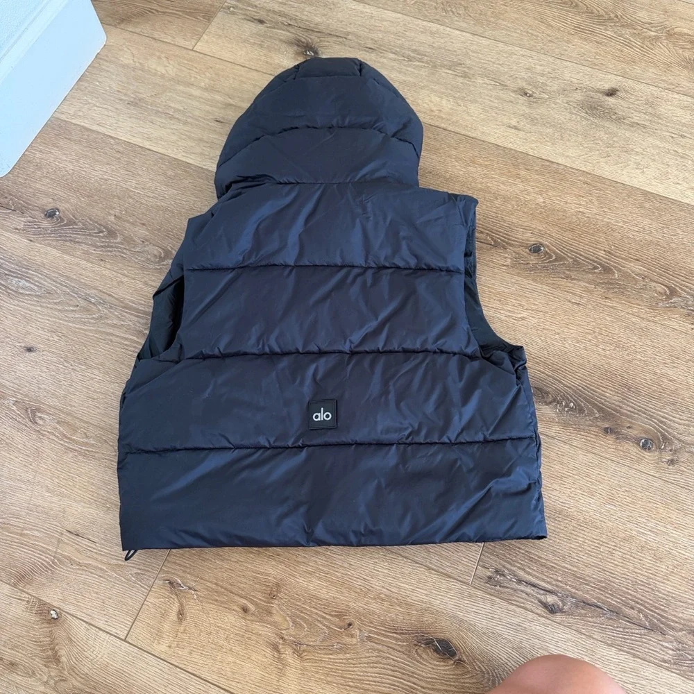 alo gold rush Puffer Hooded Vest - Picture 3 of 3
